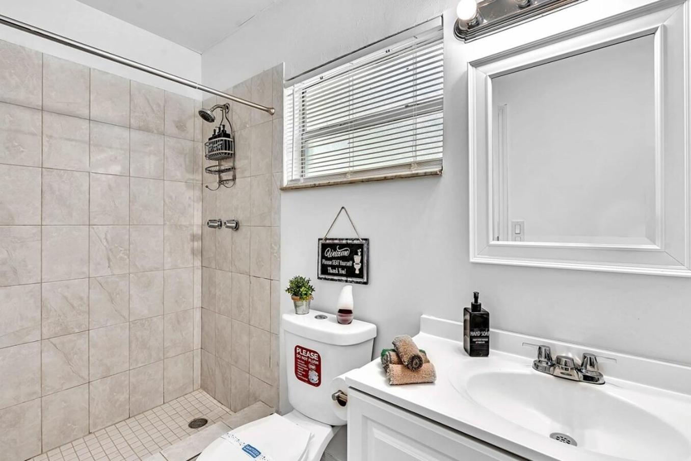 Large Studio Suite Close To Beach And Casino Db3 Dania Beach Ngoại thất bức ảnh